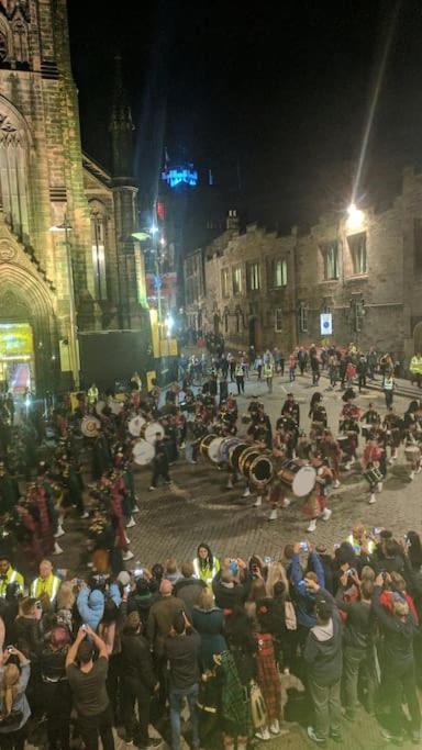 Royal Mile Apt, Just 1 Min From Edinburgh Castle! Buitenkant foto
