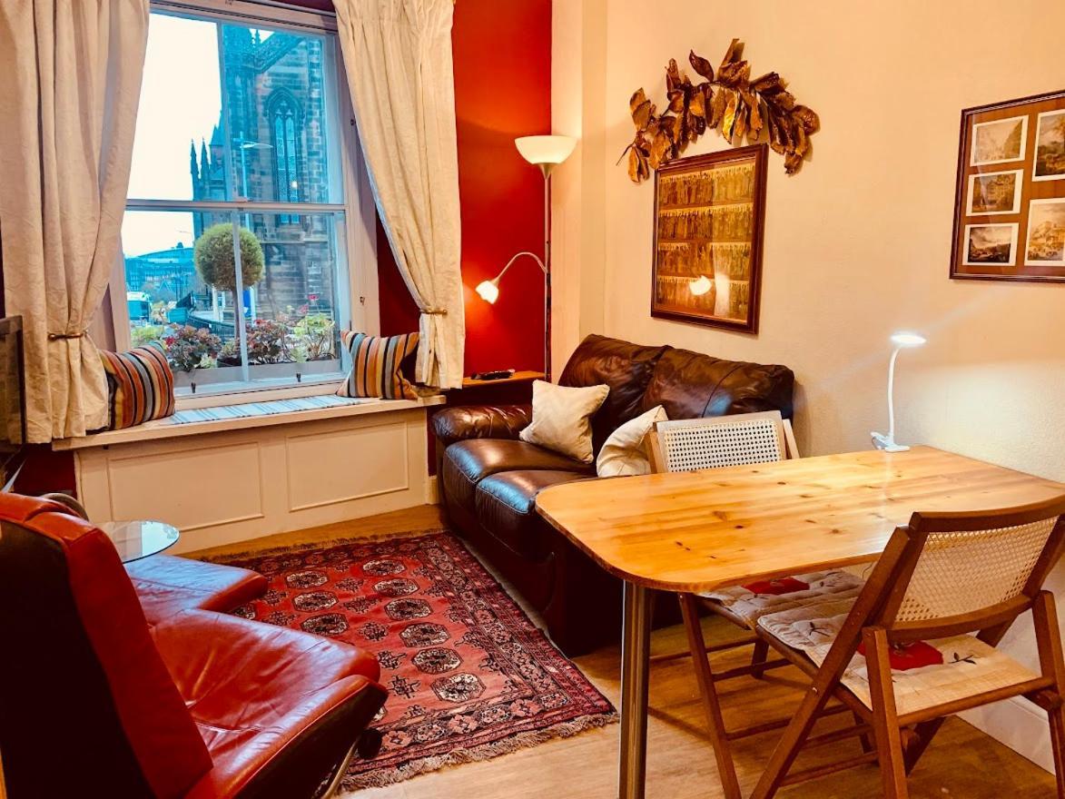 Royal Mile Apt, Just 1 Min From Edinburgh Castle! Buitenkant foto